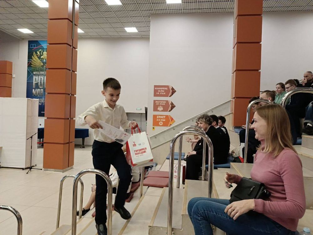 Школьник из Донецка победил в международном конкурсе видеороликов «Юности – военная пора»! Школьник из Донецка победил в международном конкурсе видеороликов «Юности – военная пора»!