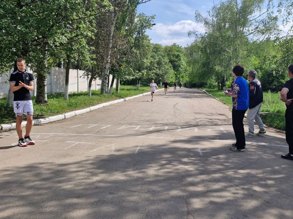 5 мая 2025 года в городском парке им. Чехова прошла Харцызская городская легкоатлетическая эстафета среди учебных заведений, посвященная Дню Победы 5 мая 2025 года в городском парке им. Чехова прошла Харцызская городская легкоатлетическая эстафета среди учебных заведений, посвященная Дню Победы