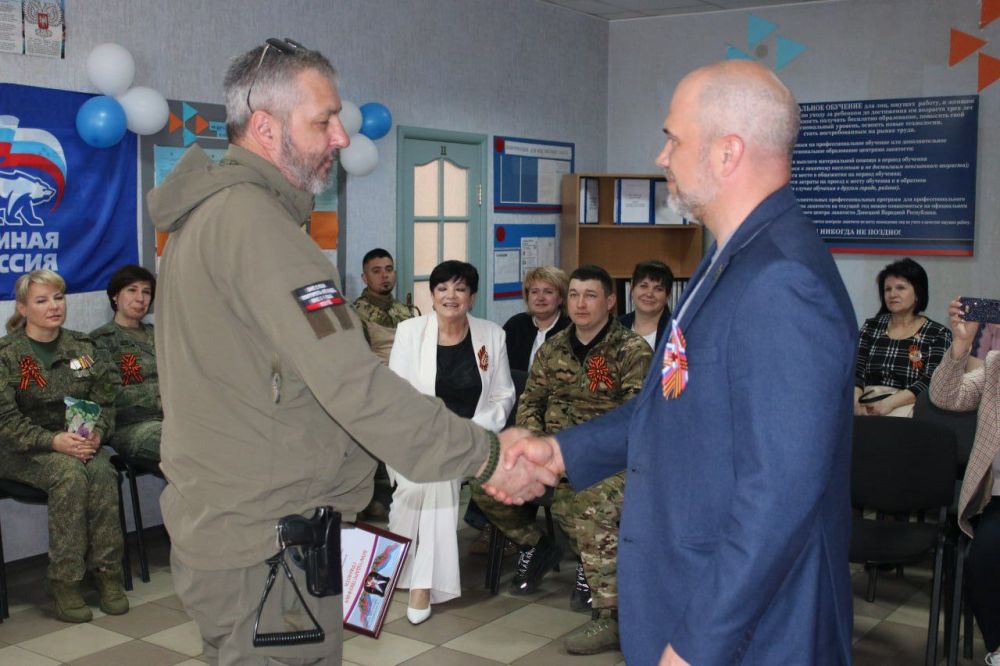 Сергей Желновач: Вальс Победы. В преддверии одного из самых главных праздников нашей страны – Дня Великой Победы – в женском клубе «Вектор жизни – работа для СВОих» состоялся праздничный концерт, посвященный 80-летию Победы... Сергей Желновач: Вальс Победы. В преддверии одного из самых главных праздников нашей страны – Дня Великой Победы – в женском клубе «Вектор жизни – работа для СВОих» состоялся праздничный концерт, посвященный 80-летию Победы...