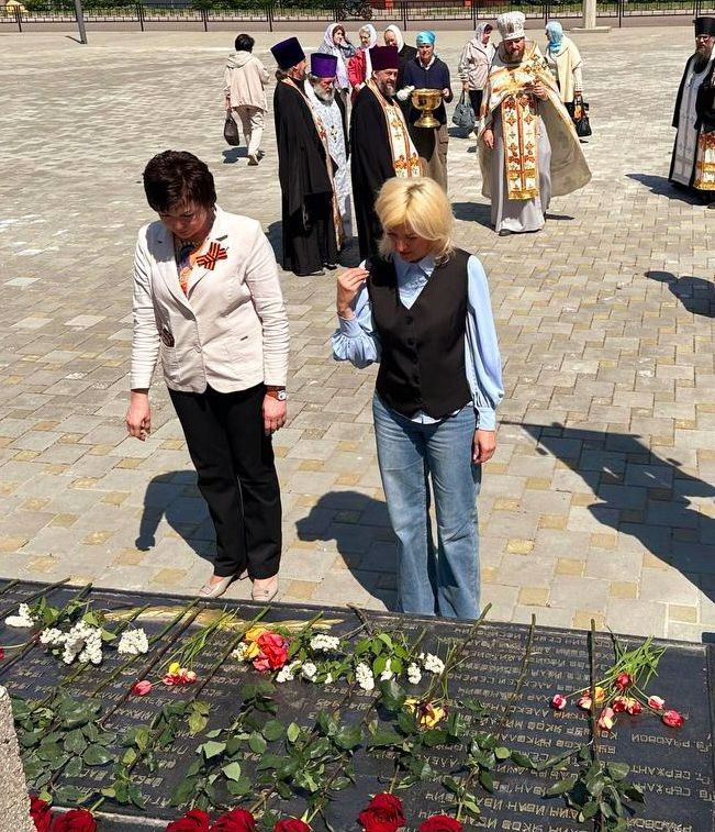 В Ясиноватой состоялся крестный ход, посвящённый 80-летию Великой Победы В Ясиноватой состоялся крестный ход, посвящённый 80-летию Великой Победы