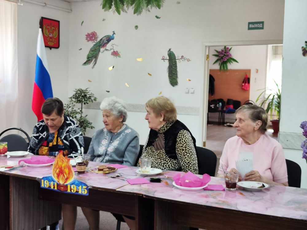 В клубе пгт Карло-Марксово»прошла встреча с детьми, пережившими Великую Отечественную войну, в рамках мероприятий приуроченных 80-летию Победы В клубе пгт Карло-Марксово»прошла встреча с детьми, пережившими Великую Отечественную войну, в рамках мероприятий приуроченных 80-летию Победы