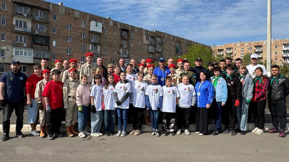 В Волновахе в рамках Всероссийской акции «Сад памяти» высадили около 40 деревьев В Волновахе в рамках Всероссийской акции «Сад памяти» высадили около 40 деревьев