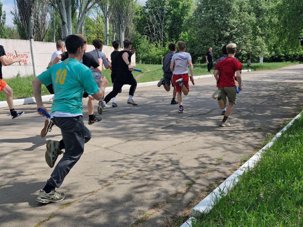 5 мая 2025 года в городском парке им. Чехова прошла Харцызская городская легкоатлетическая эстафета среди учебных заведений, посвященная Дню Победы 5 мая 2025 года в городском парке им. Чехова прошла Харцызская городская легкоатлетическая эстафета среди учебных заведений, посвященная Дню Победы
