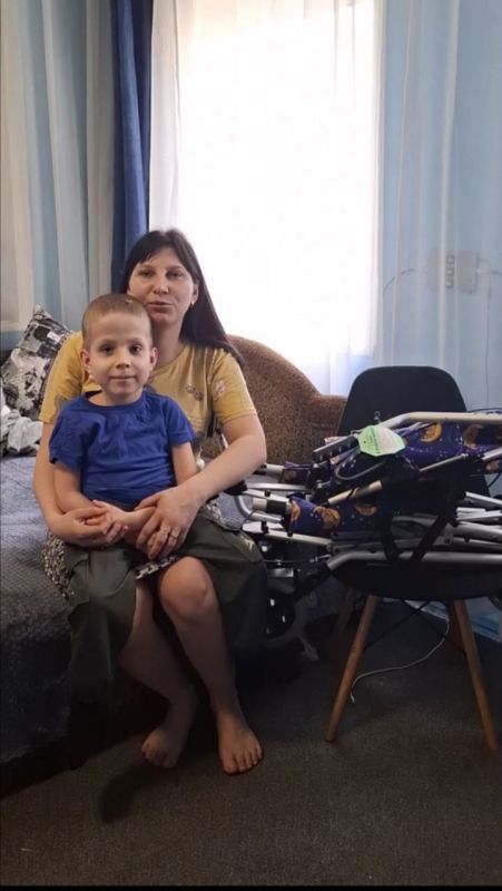 Десять инвалидных колясок специально для детей с ограниченными возможностями здоровья по запросу Епархиального отдела по церковной благотворительности и социальному служению передала инициативная группа социального... Десять инвалидных колясок специально для детей с ограниченными возможностями здоровья по запросу Епархиального отдела по церковной благотворительности и социальному служению передала инициативная группа социального...