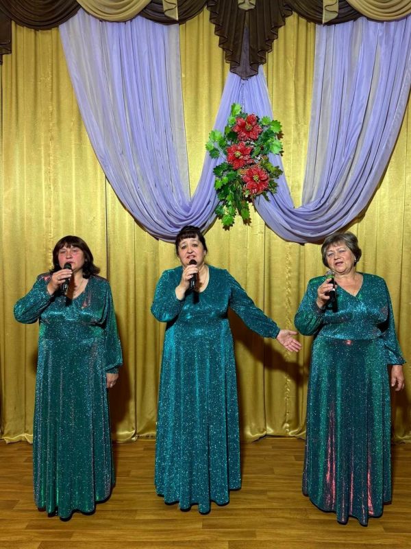 30 апреля , в МБУ «Клуб пгт.Грузско-Зорянское г.Макеевки» прошел праздничный концерт «Первомай-день труда и весны!» 30 апреля , в МБУ «Клуб пгт.Грузско-Зорянское г.Макеевки» прошел праздничный концерт «Первомай-день труда и весны!»