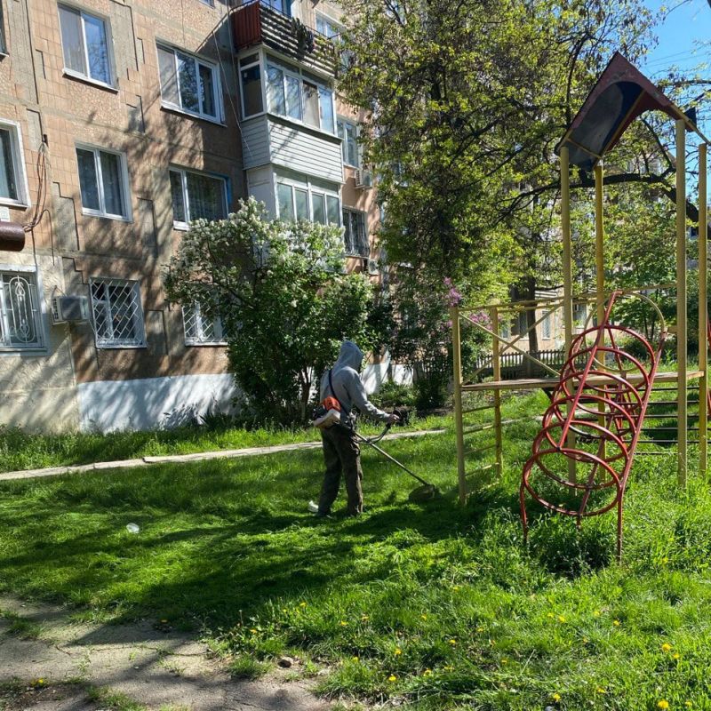 В Кировском продолжаются мероприятия по благоустройству В Кировском продолжаются мероприятия по благоустройству