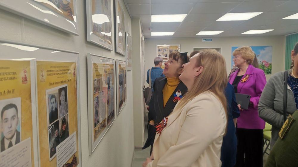 В преддверии Дня Великой Победы в Донецке открылась тематическая фотовыставка «Связь поколений от А до Я» В преддверии Дня Великой Победы в Донецке открылась тематическая фотовыставка «Связь поколений от А до Я»