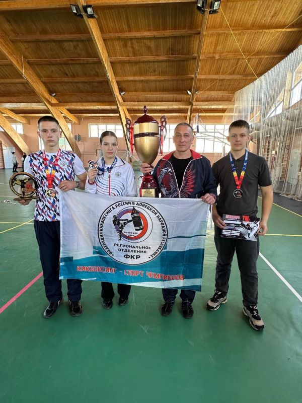 В период с 1 по 4 мая в сл. Кашары Ростовской области состоялся XI региональный традиционный турнир по кикбоксингу «Шолоховская весна», посвященный 120-летию Михаила Шолохова В период с 1 по 4 мая в сл. Кашары Ростовской области состоялся XI региональный традиционный турнир по кикбоксингу «Шолоховская весна», посвященный 120-летию Михаила Шолохова