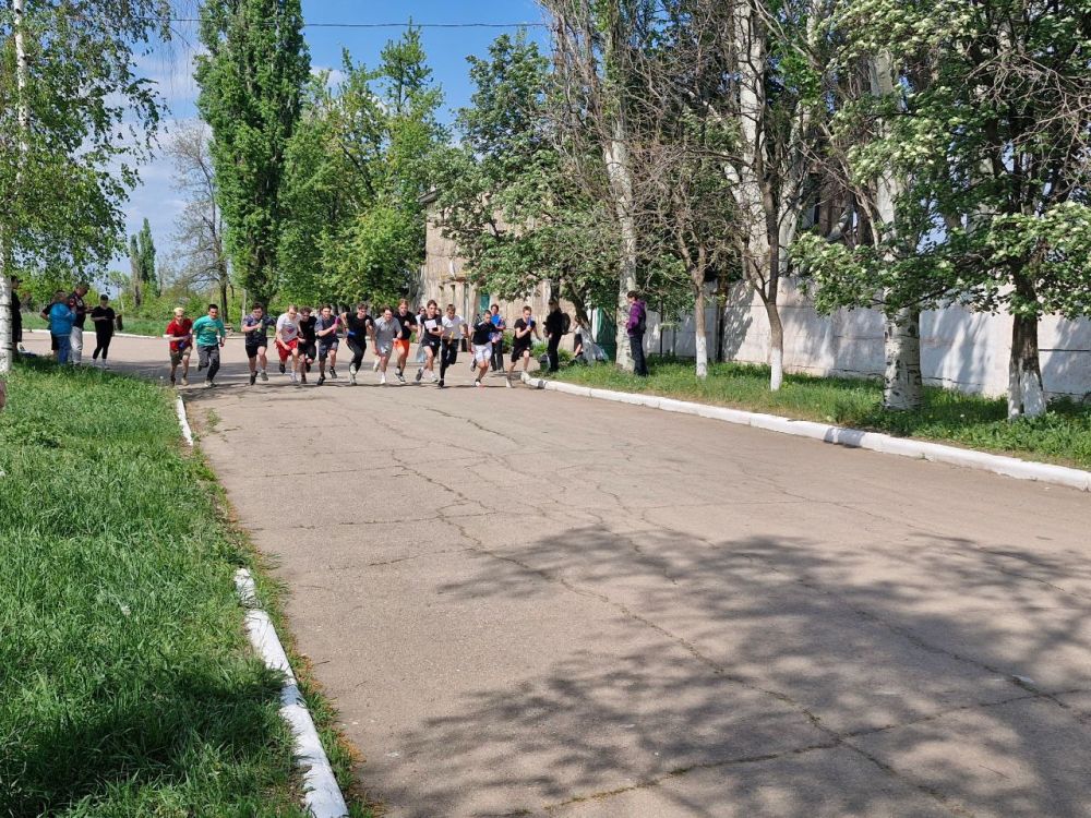 5 мая 2025 года в городском парке им. Чехова прошла Харцызская городская легкоатлетическая эстафета среди учебных заведений, посвященная Дню Победы 5 мая 2025 года в городском парке им. Чехова прошла Харцызская городская легкоатлетическая эстафета среди учебных заведений, посвященная Дню Победы