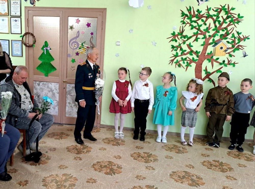 Праздничный концерт к 80-летия Великой Победы в Торезе Праздничный концерт к 80-летия Великой Победы в Торезе