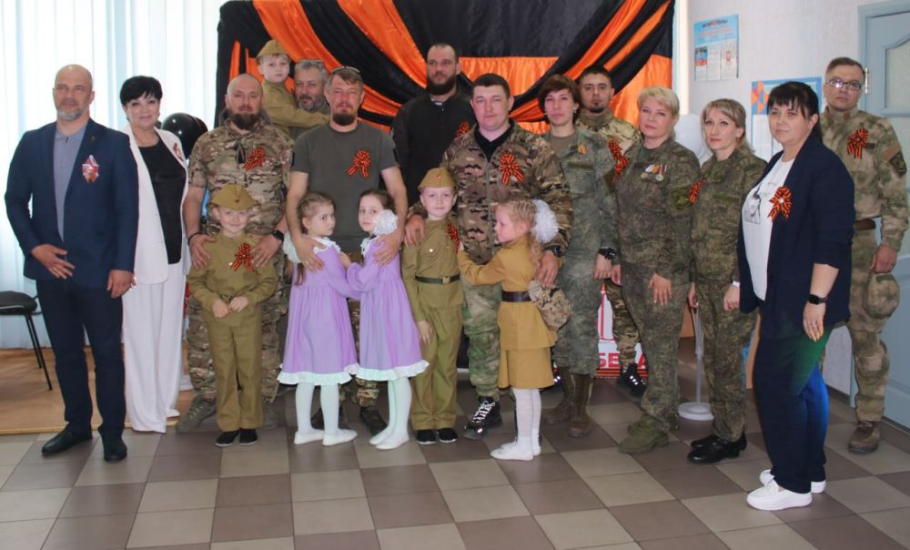 Вальс Победы. В преддверии одного из самых главных праздников нашей страны – Дня Великой Победы – в женском клубе «Вектор жизни – работа для СВОих» состоялся праздничный концерт, посвященный 80-летию Победы в Великой... Вальс Победы. В преддверии одного из самых главных праздников нашей страны – Дня Великой Победы – в женском клубе «Вектор жизни – работа для СВОих» состоялся праздничный концерт, посвященный 80-летию Победы в Великой...