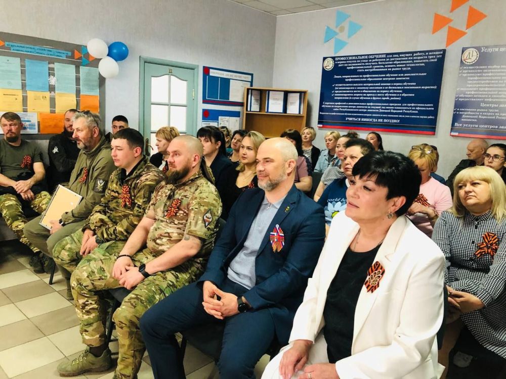 Сергей Желновач: Вальс Победы. В преддверии одного из самых главных праздников нашей страны – Дня Великой Победы – в женском клубе «Вектор жизни – работа для СВОих» состоялся праздничный концерт, посвященный 80-летию Победы... Сергей Желновач: Вальс Победы. В преддверии одного из самых главных праздников нашей страны – Дня Великой Победы – в женском клубе «Вектор жизни – работа для СВОих» состоялся праздничный концерт, посвященный 80-летию Победы...