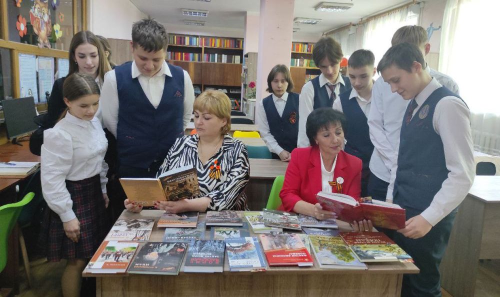 Валентина Харлашка: Читаем книги о войне. Сегодня, 05.06.2025, в преддверии Дня Победы, присоединилась к ежегодной патриотической акции «Читаем детям о войне», посвященной 80-летию Победы в Великой Отечественной войне Валентина Харлашка: Читаем книги о войне. Сегодня, 05.06.2025, в преддверии Дня Победы, присоединилась к ежегодной патриотической акции «Читаем детям о войне», посвященной 80-летию Победы в Великой Отечественной войне