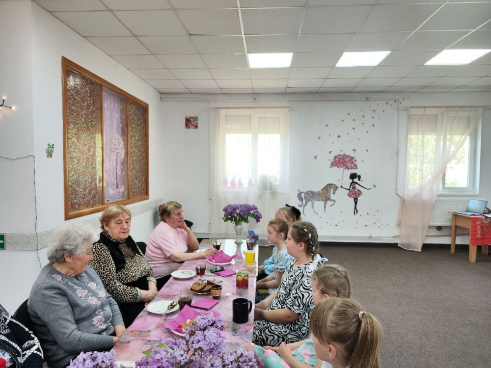 В клубе пгт Карло-Марксово»прошла встреча с детьми, пережившими Великую Отечественную войну, в рамках мероприятий приуроченных 80-летию Победы В клубе пгт Карло-Марксово»прошла встреча с детьми, пережившими Великую Отечественную войну, в рамках мероприятий приуроченных 80-летию Победы