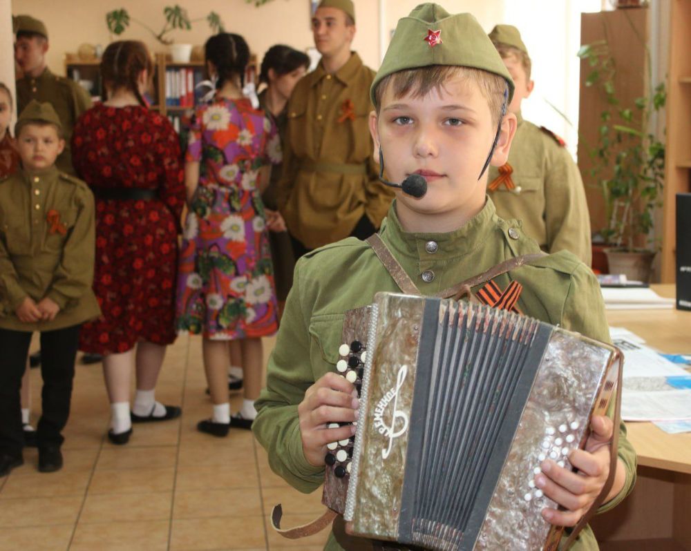Сергей Желновач: Вальс Победы. В преддверии одного из самых главных праздников нашей страны – Дня Великой Победы – в женском клубе «Вектор жизни – работа для СВОих» состоялся праздничный концерт, посвященный 80-летию Победы... Сергей Желновач: Вальс Победы. В преддверии одного из самых главных праздников нашей страны – Дня Великой Победы – в женском клубе «Вектор жизни – работа для СВОих» состоялся праздничный концерт, посвященный 80-летию Победы...
