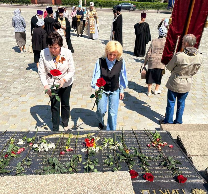 В Ясиноватой состоялся крестный ход, посвящённый 80-летию Великой Победы В Ясиноватой состоялся крестный ход, посвящённый 80-летию Великой Победы