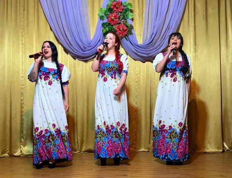 30 апреля , в МБУ «Клуб пгт.Грузско-Зорянское г.Макеевки» прошел праздничный концерт «Первомай-день труда и весны!» 30 апреля , в МБУ «Клуб пгт.Грузско-Зорянское г.Макеевки» прошел праздничный концерт «Первомай-день труда и весны!»
