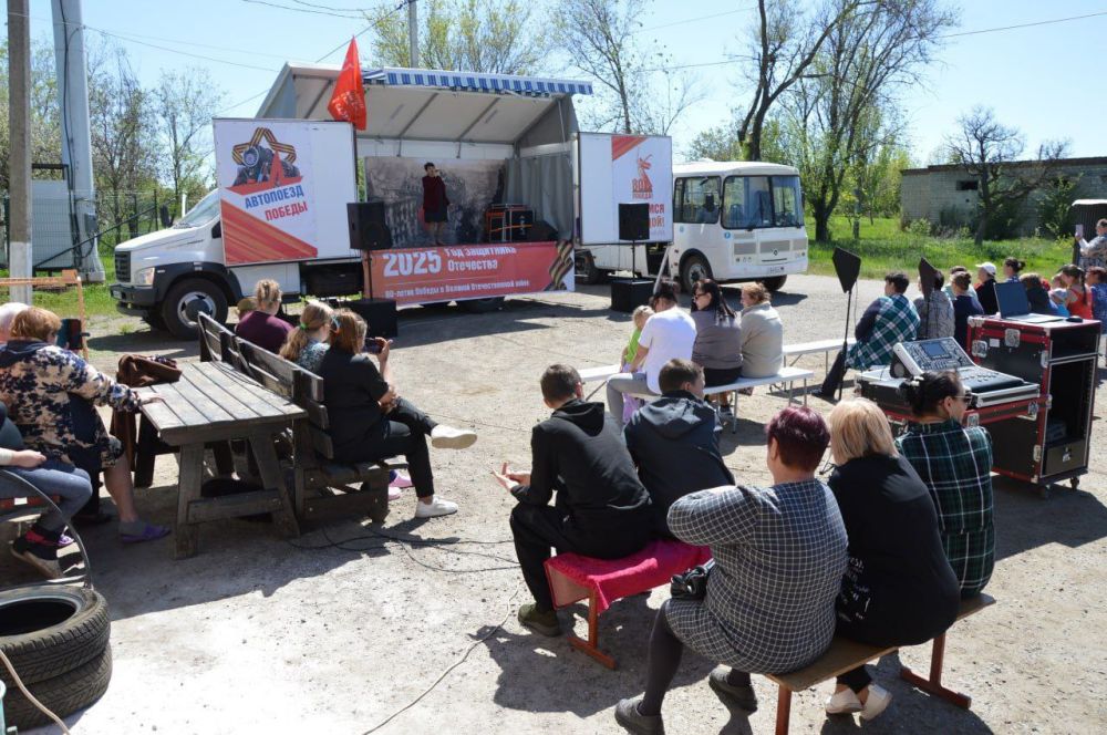 «Автопоезд Победы» Володарского Дома культуры отправился в с. Гранитное «Автопоезд Победы» Володарского Дома культуры отправился в с. Гранитное