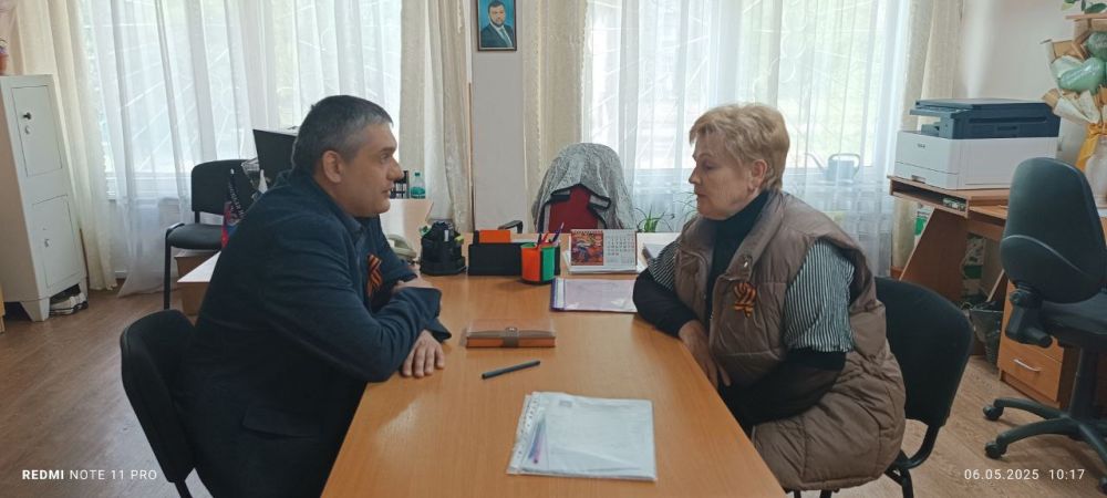 Роман Конев: Состоялся выездной приём граждан депутатом Горловского городского совета Донецкой Народной Республики первого созыва Павлом Калфакчияном Роман Конев: Состоялся выездной приём граждан депутатом Горловского городского совета Донецкой Народной Республики первого созыва Павлом Калфакчияном