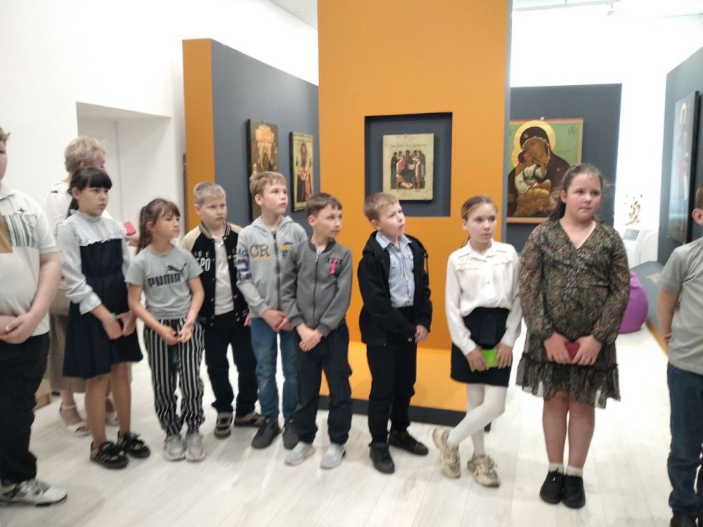 В рамках партийного проекта #ИсторическаяПамять, 06.05.2025г. в МБУК «Волновахcкий окружной историко-краеведческий музей» прошла познавательная программа посвященная «Дню памяти святого великомученика Георгия Победоносца» В рамках партийного проекта #ИсторическаяПамять, 06.05.2025г. в МБУК «Волновахcкий окружной историко-краеведческий музей» прошла познавательная программа посвященная «Дню памяти святого великомученика Георгия Победоносца»