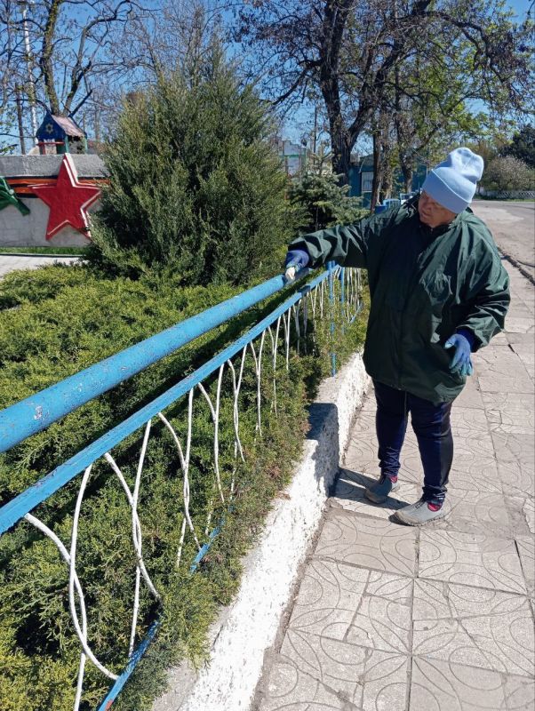 Борис Трима: В преддверии предстоящих праздников, празднования 80-летия Великой Победы в Великой Отечественной войне и Дня Республики, МБУ «Службой благоустройства ВЕКТОР» ведется активная работа по благоустройству памятных... Борис Трима: В преддверии предстоящих праздников, празднования 80-летия Великой Победы в Великой Отечественной войне и Дня Республики, МБУ «Службой благоустройства ВЕКТОР» ведется активная работа по благоустройству памятных...
