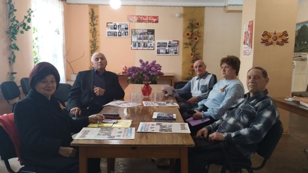 В Кировском внутригородском районе прошел тематический час ко Дню Республики «Республика в сердце» В Кировском внутригородском районе прошел тематический час ко Дню Республики «Республика в сердце»