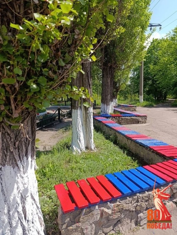 Благоустройство памятных мест в Калининском внутригородском районе города Горловка продолжается Благоустройство памятных мест в Калининском внутригородском районе города Горловка продолжается