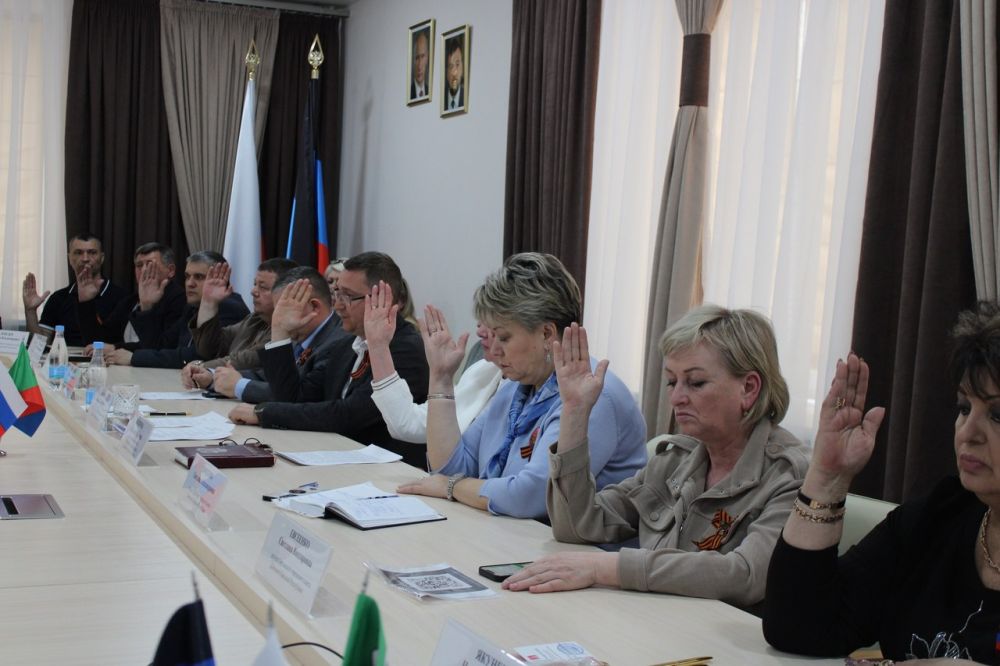 Роман Конев: Во вторник, 6 мая 2025 года, провёл сорок восьмое заседание Горловского городского совета Донецкой Народной Республики первого созыва Роман Конев: Во вторник, 6 мая 2025 года, провёл сорок восьмое заседание Горловского городского совета Донецкой Народной Республики первого созыва