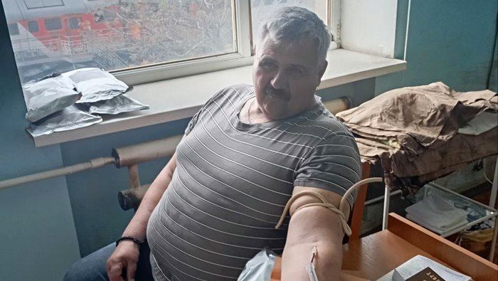 Сегодня, 6 мая, в локомотивном депо Дебальцево состоялась традиционная акция по безвозмездной сдаче крови и ее компонентов Сегодня, 6 мая, в локомотивном депо Дебальцево состоялась традиционная акция по безвозмездной сдаче крови и ее компонентов