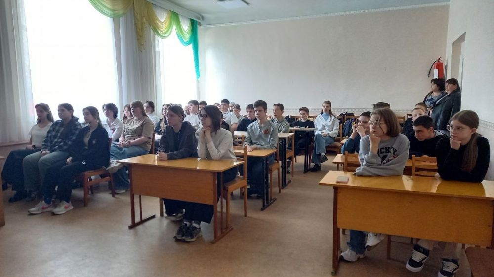 К 80-летию Великой Победы в рамках проекта "Историческая память" партии «Единая Россия» в ГБУ СШ №1 для учащихся 6-8 классов сотрудники Музея истории города Харцызска провели видеолекторий "Памятники от слова "память" К 80-летию Великой Победы в рамках проекта "Историческая память" партии «Единая Россия» в ГБУ СШ №1 для учащихся 6-8 классов сотрудники Музея истории города Харцызска провели видеолекторий "Памятники от слова "память"
