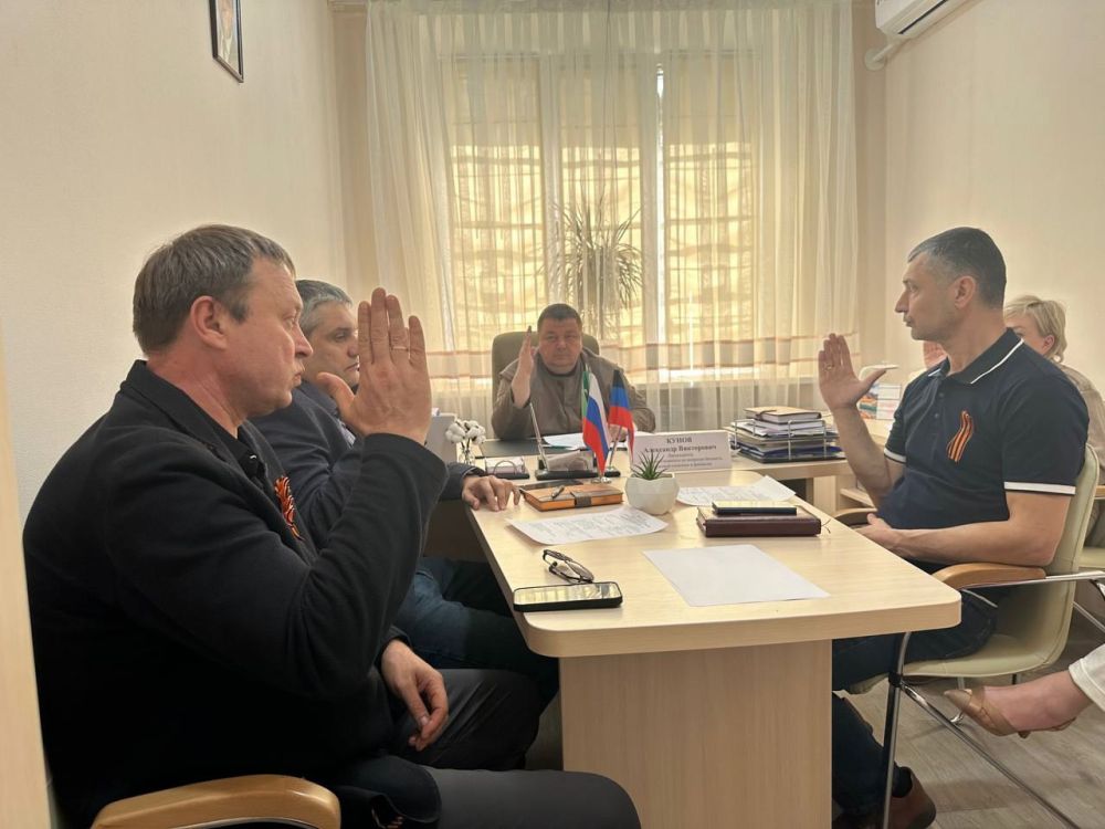 Роман Конев: Состоялись заседания постоянных комитетов Горловского городского совета Донецкой Народной Республики первого созыва Роман Конев: Состоялись заседания постоянных комитетов Горловского городского совета Донецкой Народной Республики первого созыва