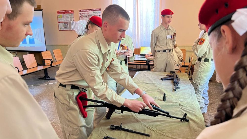 Юнармейцы Кировского приняли участие в патриотическом мероприятии к 80-летию Победы Юнармейцы Кировского приняли участие в патриотическом мероприятии к 80-летию Победы