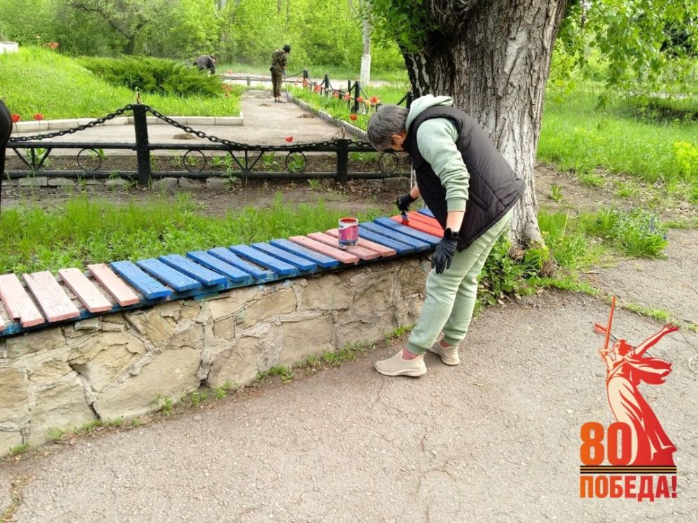 Благоустройство памятных мест в Калининском внутригородском районе города Горловка продолжается Благоустройство памятных мест в Калининском внутригородском районе города Горловка продолжается