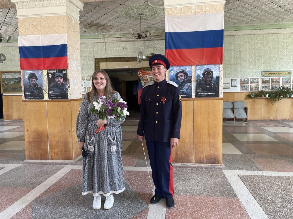Сегодня Коньковский сельский дом культуры совместно с библиотекой и народным ансамблем "Станишники" встречали гостей с Первого Республиканского телеканала Сегодня Коньковский сельский дом культуры совместно с библиотекой и народным ансамблем "Станишники" встречали гостей с Первого Республиканского телеканала
