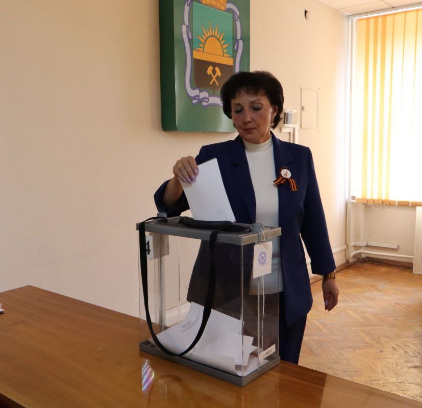 Валентина Харлашка: Сегодня, 06.05.2025, провела 49 внеочередное заседание Макеевского городского совета Донецкой Народной Республики первого созыва Валентина Харлашка: Сегодня, 06.05.2025, провела 49 внеочередное заседание Макеевского городского совета Донецкой Народной Республики первого созыва