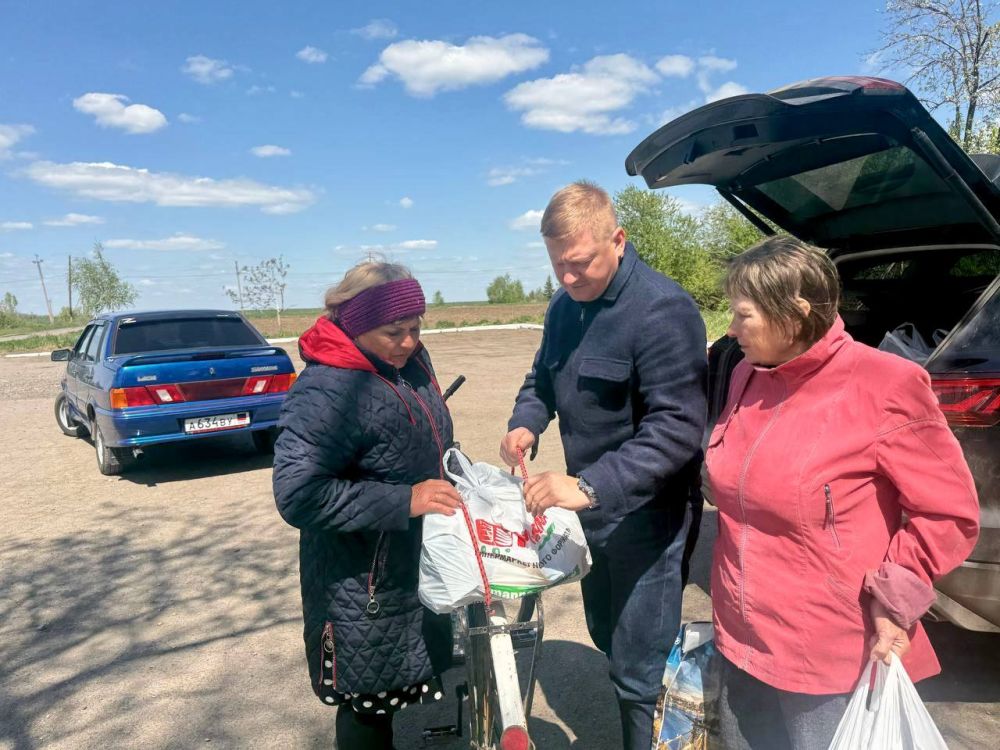 Александр Волошин: #гуманитарнаяпомощь. Совместно с депутатом Народного Совета ДНР Вадимом Морозовым и фондом Александра Невского реализовали важную инициативу, которая для многих жителей ДНР стала знаком того, что они не... Александр Волошин: #гуманитарнаяпомощь. Совместно с депутатом Народного Совета ДНР Вадимом Морозовым и фондом Александра Невского реализовали важную инициативу, которая для многих жителей ДНР стала знаком того, что они не...