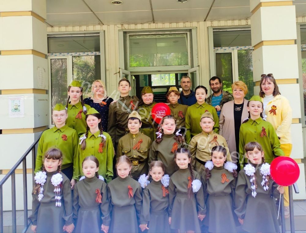 Сегодня в Центральной городской больнице № 17 г. Донецка состоялся праздничный концерт «Пусть всегда будет мир!» Сегодня в Центральной городской больнице № 17 г. Донецка состоялся праздничный концерт «Пусть всегда будет мир!»
