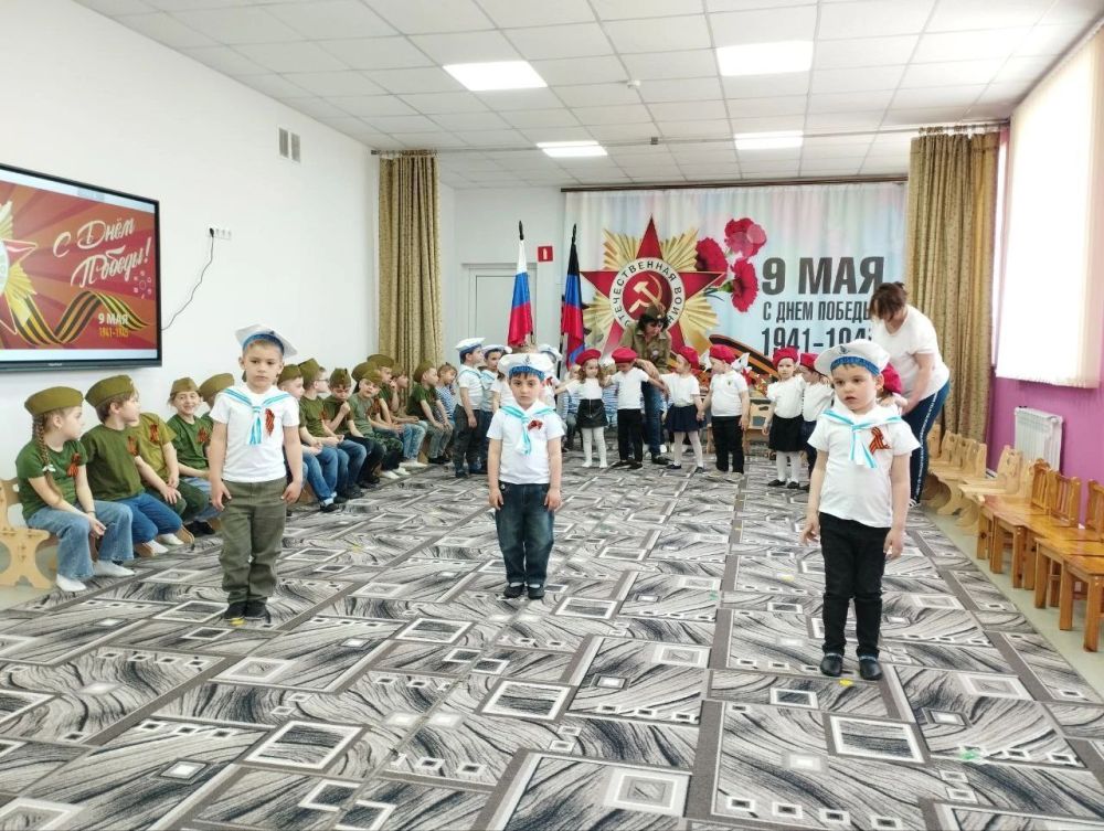 В преддверии празднования 80–ой годовщины со Дня Победы в ГКДОУ «Ялтинский детский сад «Красная шапочка» прошли торжественные утренники, посвящённые этой памятной дате В преддверии празднования 80–ой годовщины со Дня Победы в ГКДОУ «Ялтинский детский сад «Красная шапочка» прошли торжественные утренники, посвящённые этой памятной дате