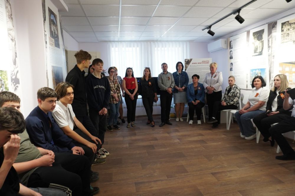 К 80-летию Победы в Великой Отечественной Войне ГМЗ "Царское Село" представили в Володарском краеведческом музее выставку "Красота вовек неистребима" К 80-летию Победы в Великой Отечественной Войне ГМЗ "Царское Село" представили в Володарском краеведческом музее выставку "Красота вовек неистребима"