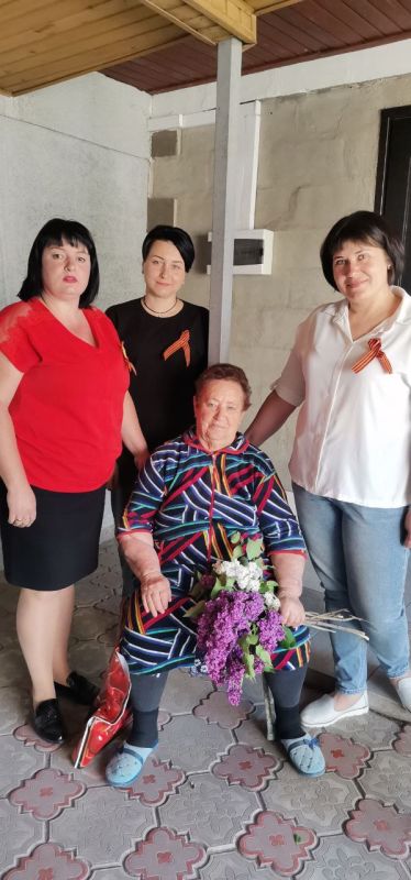 Наталья Великодная: В преддверии празднования 80-летия Победы в Великой Отечественной войне сотрудники Территориального центра Тельмановского района организовали визит к участникам войны на дому Наталья Великодная: В преддверии празднования 80-летия Победы в Великой Отечественной войне сотрудники Территориального центра Тельмановского района организовали визит к участникам войны на дому