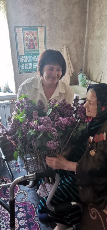 Наталья Великодная: В преддверии празднования 80-летия Победы в Великой Отечественной войне сотрудники Территориального центра Тельмановского района организовали визит к участникам войны на дому Наталья Великодная: В преддверии празднования 80-летия Победы в Великой Отечественной войне сотрудники Территориального центра Тельмановского района организовали визит к участникам войны на дому