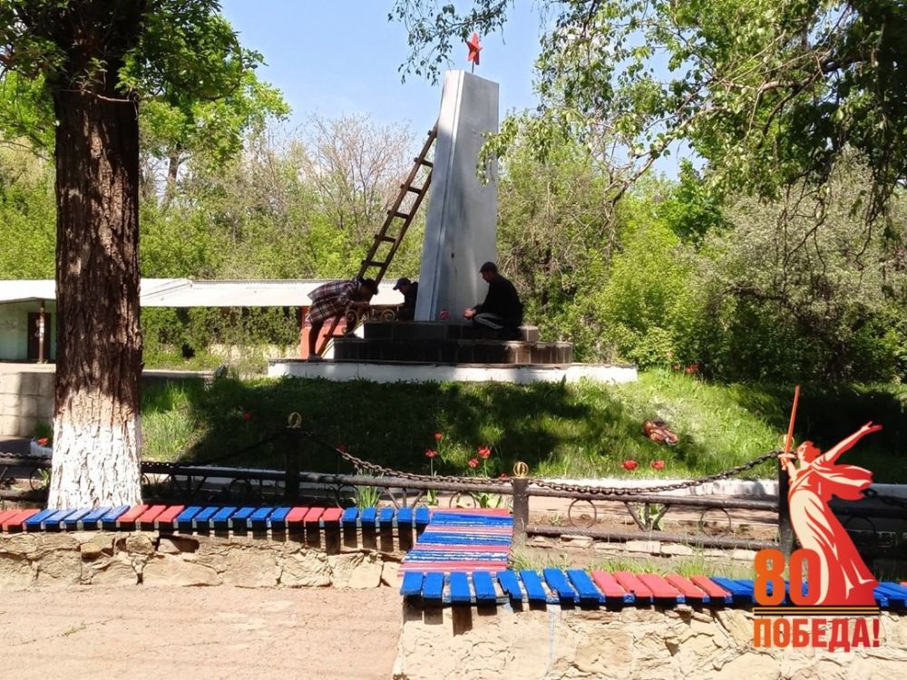 Благоустройство памятных мест в Калининском внутригородском районе города Горловка продолжается Благоустройство памятных мест в Калининском внутригородском районе города Горловка продолжается
