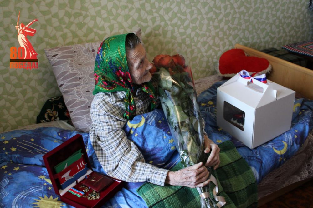 В канун 80-летнего юбилея Великой Победы звания Почетный гражданин города Горловки была удостоена ветеран Великой Отечественной войны Татьяна Стефановна Трофимова В канун 80-летнего юбилея Великой Победы звания Почетный гражданин города Горловки была удостоена ветеран Великой Отечественной войны Татьяна Стефановна Трофимова