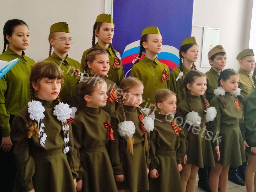 Сегодня в Центральной городской больнице № 17 г. Донецка состоялся праздничный концерт «Пусть всегда будет мир!» Сегодня в Центральной городской больнице № 17 г. Донецка состоялся праздничный концерт «Пусть всегда будет мир!»