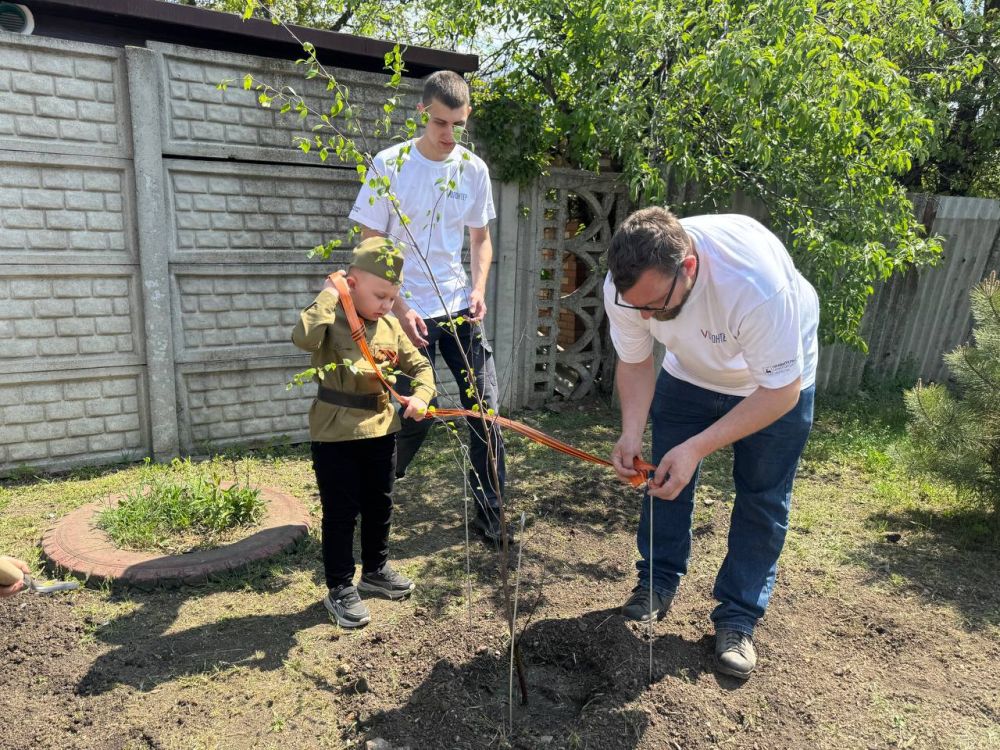 Символ Мира. В городском округе Иловайск на территории детского сада №3 «Ласточка» к 80-летию Великой Победы состоялась акция по высадке берез, как символ Мира Символ Мира. В городском округе Иловайск на территории детского сада №3 «Ласточка» к 80-летию Великой Победы состоялась акция по высадке берез, как символ Мира