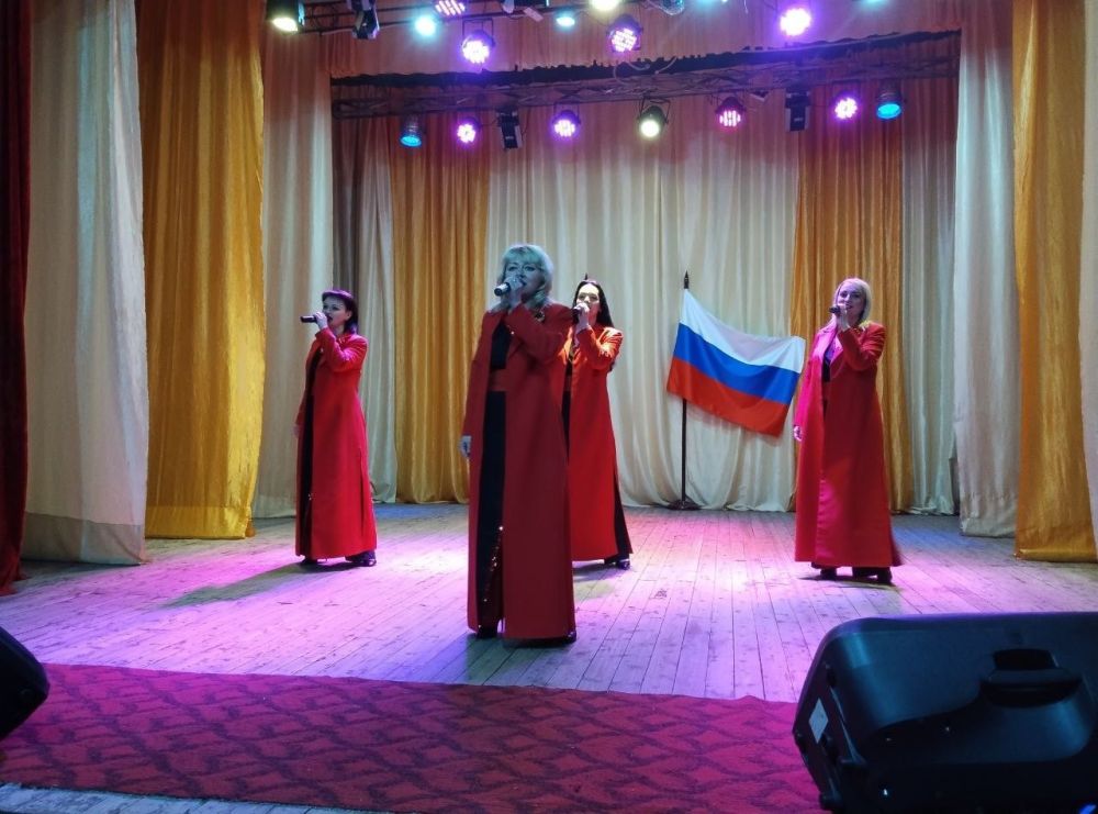 7 мая в честь данного события в МБУ «Дворец культуры им. К.И. Поченкова» прошла яркая и запоминающаяся праздничная концертная программа «Тебе, любимый Донбасс!» 7 мая в честь данного события в МБУ «Дворец культуры им. К.И. Поченкова» прошла яркая и запоминающаяся праздничная концертная программа «Тебе, любимый Донбасс!»