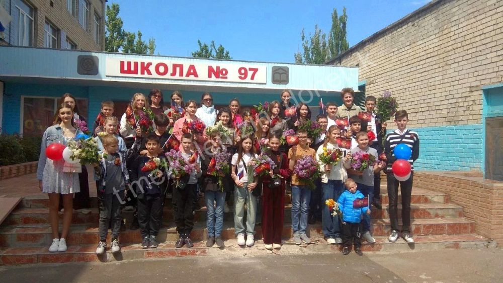В преддверии 80-й годовщины Великой Победы обучающиеся и педагоги учреждений образования Кировского района возложили цветы к памятникам, могилам героев Великой Отечественной войны В преддверии 80-й годовщины Великой Победы обучающиеся и педагоги учреждений образования Кировского района возложили цветы к памятникам, могилам героев Великой Отечественной войны