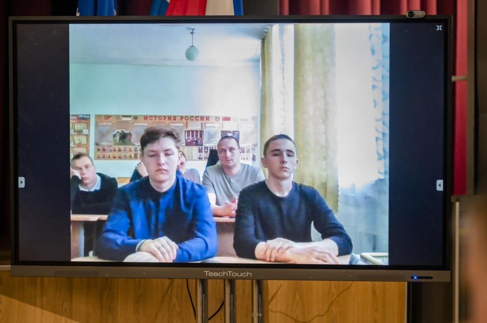 Ученики Кировской школы из Волновахского округа присоединились к форуму в Яр-Сале Ученики Кировской школы из Волновахского округа присоединились к форуму в Яр-Сале