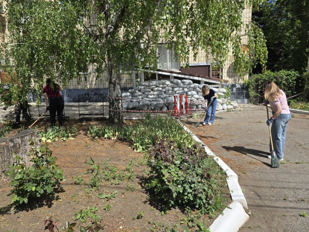 По партийному проекту «Городская среда», в рамках двухмесячника по благоустройству населенных пунктов Донецкой Народной Республики, в Старобешевском муниципальном округе прошел День чистоты По партийному проекту «Городская среда», в рамках двухмесячника по благоустройству населенных пунктов Донецкой Народной Республики, в Старобешевском муниципальном округе прошел День чистоты