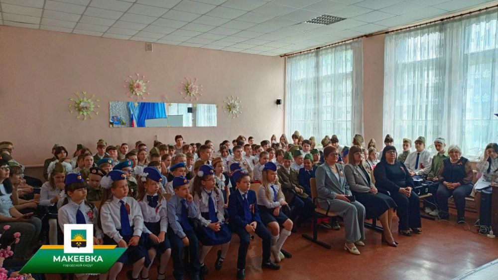 Новое музыкальное оборудование для оснащения актового зала по поручению Главы ДНР передано макеевской школе №56 ко Дню Победы Новое музыкальное оборудование для оснащения актового зала по поручению Главы ДНР передано макеевской школе №56 ко Дню Победы
